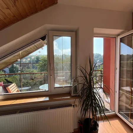 Podkrovní S Balkónem *